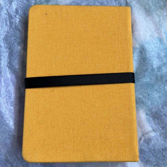 GONE** GUCCI Beauty Notebook - Picture 3 of 7